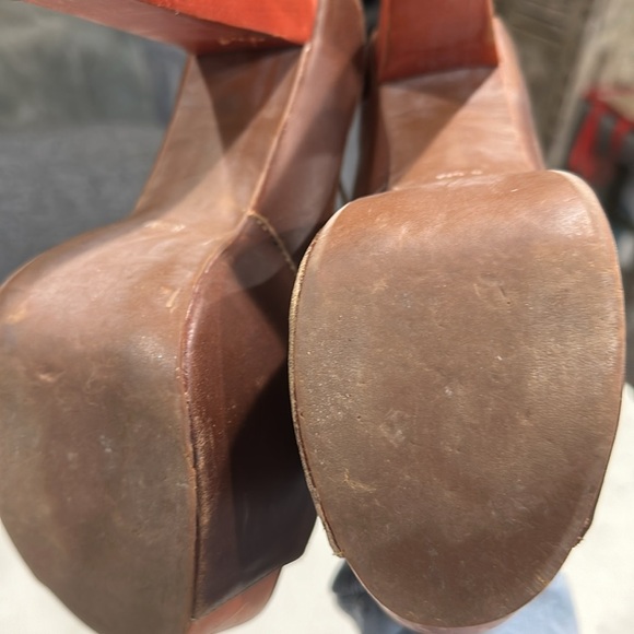 brown foxy platforms by Jefferey Campbell - Picture 5 of 5